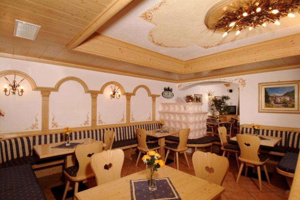 Albergo Fiordaliso Canazei Exterior photo