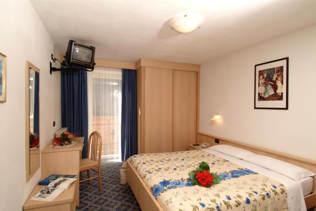 Albergo Fiordaliso Canazei Exterior photo