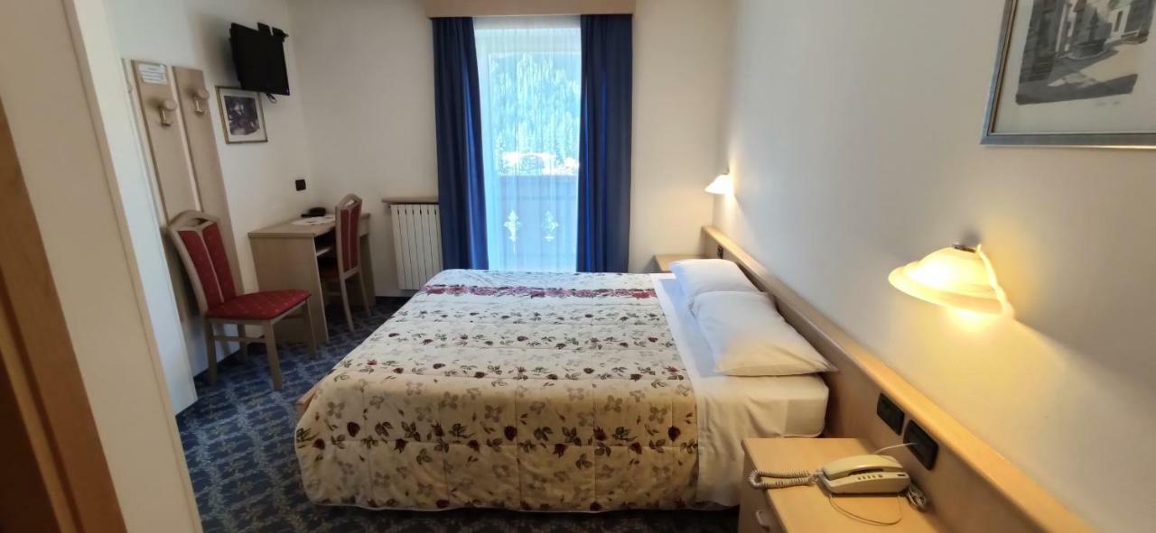 Albergo Fiordaliso Canazei Exterior photo