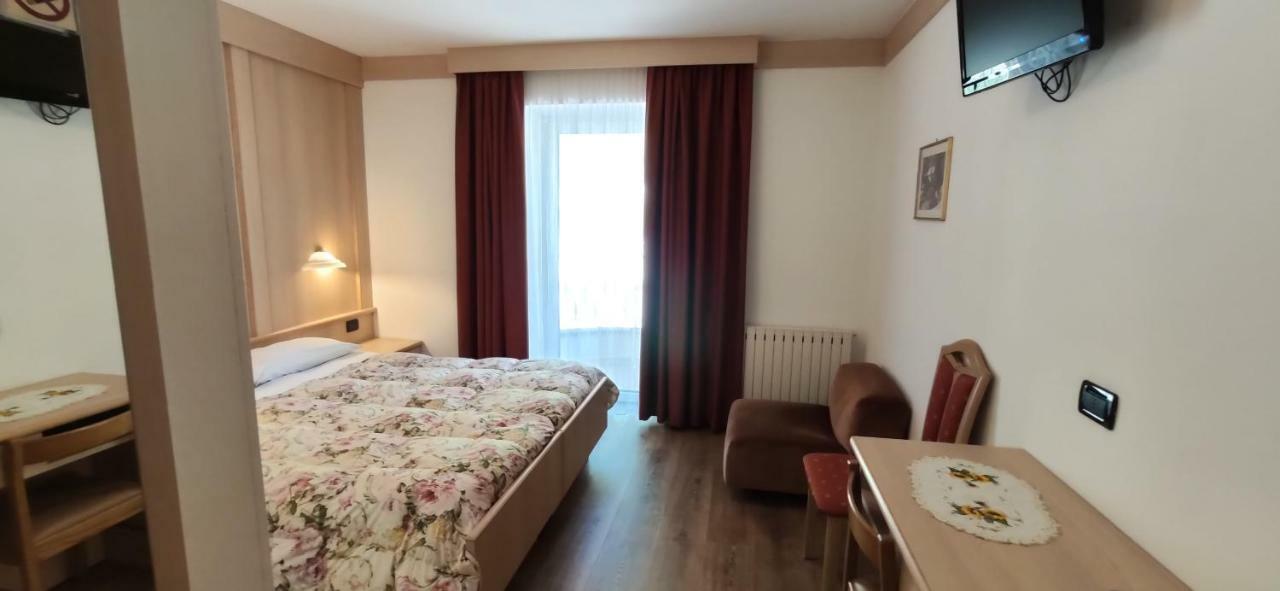 Albergo Fiordaliso Canazei Exterior photo